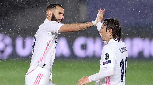 Karim Benzema, Raul'u yakaladı