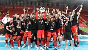 Beşiktaş'ın kupa kutlaması! Kare kare yaşananlar