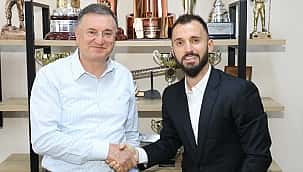Emre Çolak 2 yıllık sözleşme resmen imza attı!