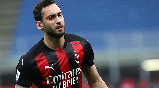Hakan Çalhanoğlu'na dev teklif!