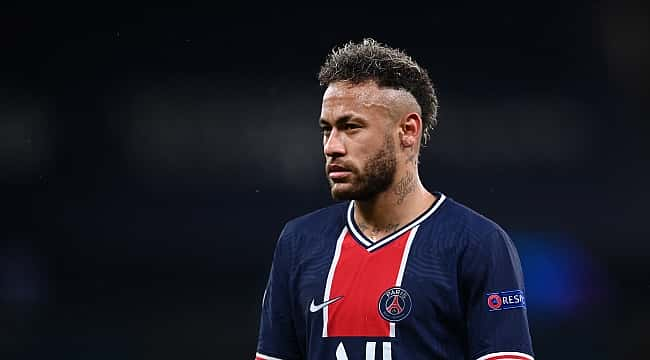 Neymar, 2025'e kadar imzaladı