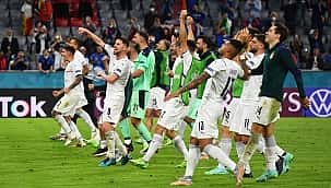 Dev maçta turlayan İtalya!