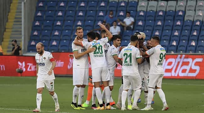 Alanyaspor, İstanbul'da sezona galibiyetle başladı