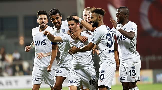 Fenerbahçe'den İzmir'de üçlük!