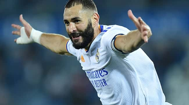 Karim Benzema imzayı attı