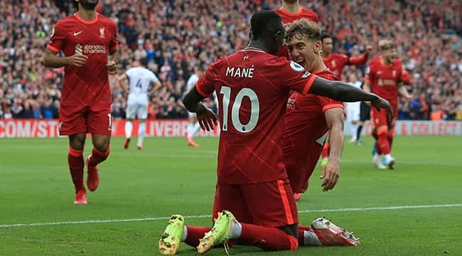 Liverpool, Burnley engelini rahat geçti! 2 gol...