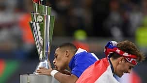 Mbappe ve arkadaşları şampiyonluğu böyle kutladı