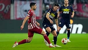Fenerbahçe, Atina'da 90'da yıkıldı