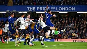 Chelsea zirveden uzaklaşıyor