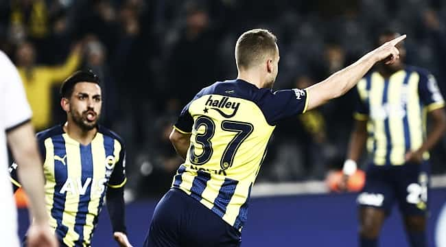 Fenerbahçe ilk yarıyı 3 puanla kapattı