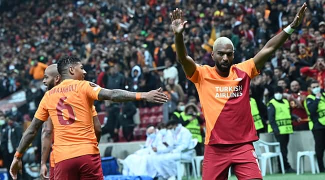 Galatasaray kalesini koruyamıyor!