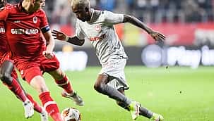 Yine, yeniden Henry Onyekuru