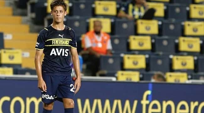Fenerbahçe'de yeni sözleşmeler!