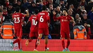 Liverpool gol yağdırdı, zirveyle fark 3 puan oldu!