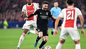 Benfica Hollanda'da turla döndü