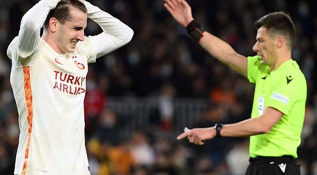 Galatasaray'ın iki ismine Nou Camp'ta yakın takip