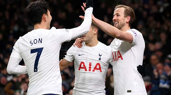 Tottenham farka gitti, Harry Kane tarihe geçti