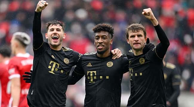 Bayern Münih ikinci yarı açıldı, fark yaptı