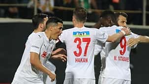 Sivasspor 10 kişiyle avantajı kaptı