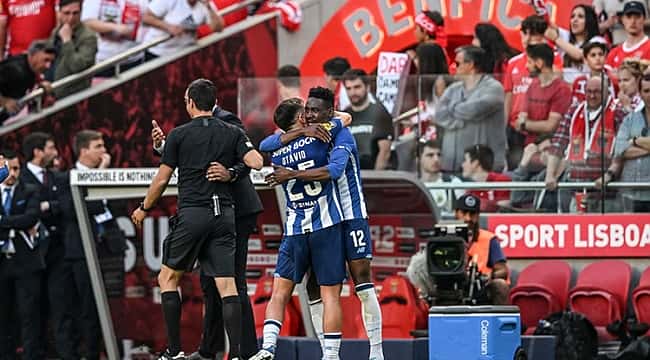 Porto ezeli rakibinin evinde şampiyonluğa ulaştı