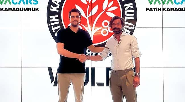 Andrea Pirlo imzayı attı