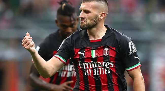 AC Milan 4 golle kazandı, Inter 90+4'te güldü