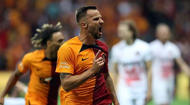 Galatasaray 10 kişiyle zafere ulaştı