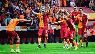 Galatasaray'dan maç sonu danslı kutlama! O anlar