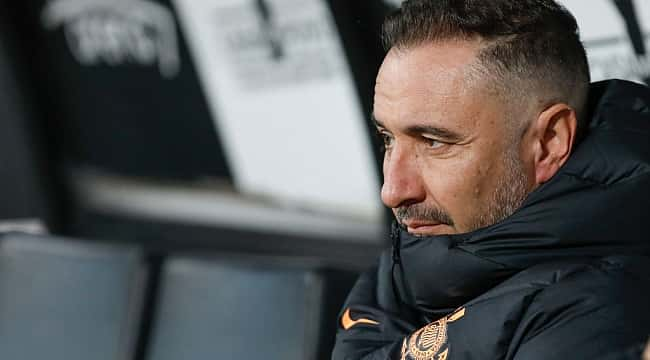 Vitor Pereira'dan yıllar sonra Van Persie itirafı