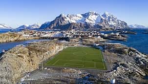 Dünyanın en ilginç futbol sahaları