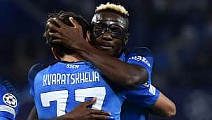 Napoli'te 4'te 4 yaptı, tur biletini erkenden kaptı