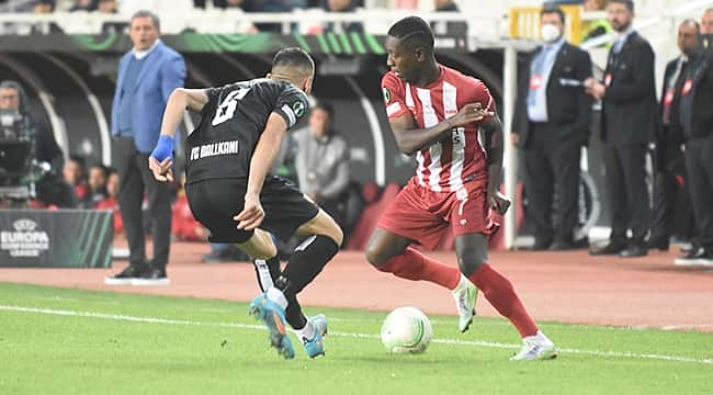 Sivasspor 7 gollü düelloyu 90+4'te kaybetti