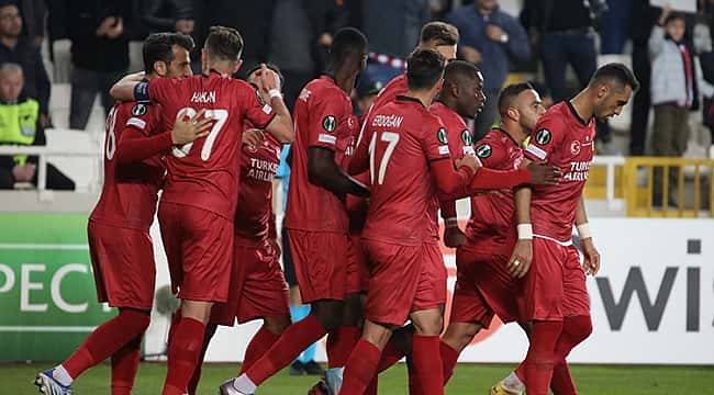 Sivasspor, Avrupa'da tur biletini 3 golle garantiledi!