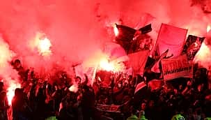 Devler Ligi'nde meşaleli kutlama!