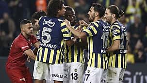 Fenerbahçe 10 kişiyle kazandı!