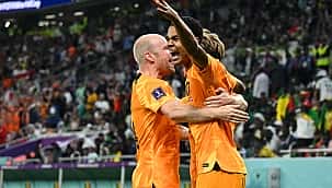 Hollanda son 15 dakikada fişi çekti