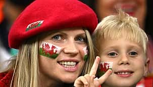 Dünya Kupası'nda 2. günün en güzel tribün kareleri!