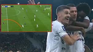 Lukas Podolski'nin orta sahadan attığı efsane gol