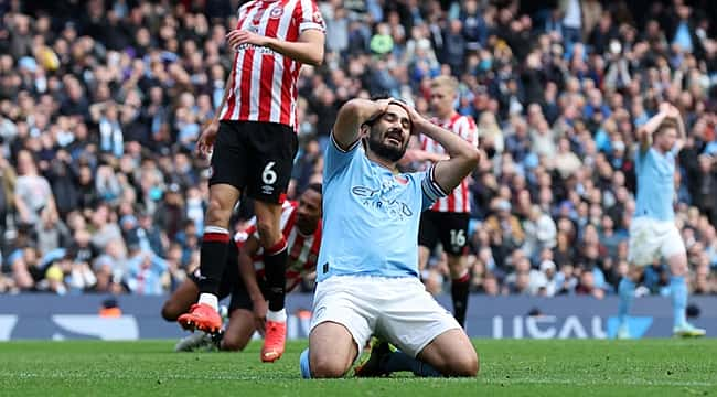 Manchester City'e sürpriz çelme! 90+8'de yıkıldılar