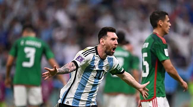 Messi'li Arjantin ikinci yarıda kazandı