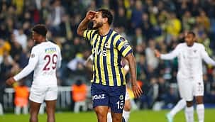 Fenerbahçe Kadıköy'de farka gitti