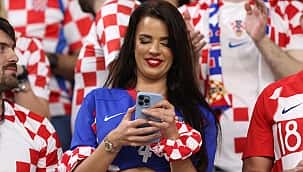 Ivana Knoll son maçta da tribünlerin gözdesi oldu!