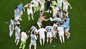 Sahada dans, çılgın sevinç! İşte Messi ve arkadaşları