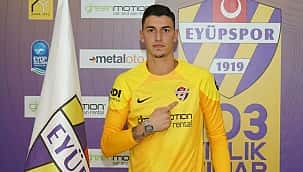 Berke Özer imza attı, kiralandı