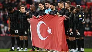 Avrupa'dan Türkiye için saygı duruşu