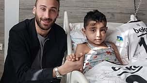 Formasını bizzat kendisi götürdü