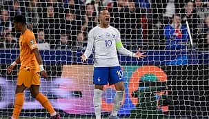 Fransa, Hollanda'yı ezdi geçti