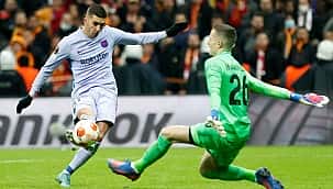 Galatasaray ve Fenerbahçe'den resmi teklif!