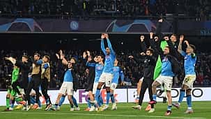 Napoli tarihi galibiyeti taraftarıyla kutladı! O anlar