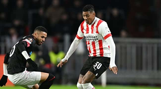 Van Aanholt'un anlaşması 1 yıl daha resmen uzatıldı